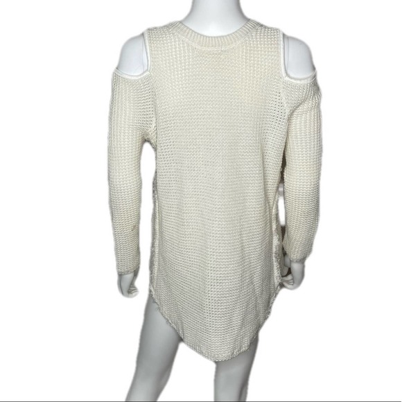 Altar’d State Women's White Crew Neck Cold Shoulder Long Sleeve Knit Top sz S - Picture 5 of 5